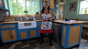 www.goldieblairxxx.com - DIRTY FUCKING APRON WHORE thumbnail